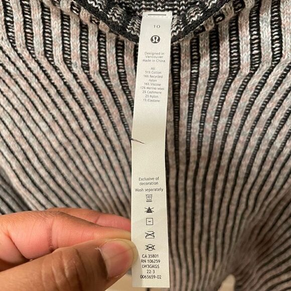 Lululemon Sweater Womens 10 Cotton Blend Mockneck Black Lavender - Picture 5 of 6